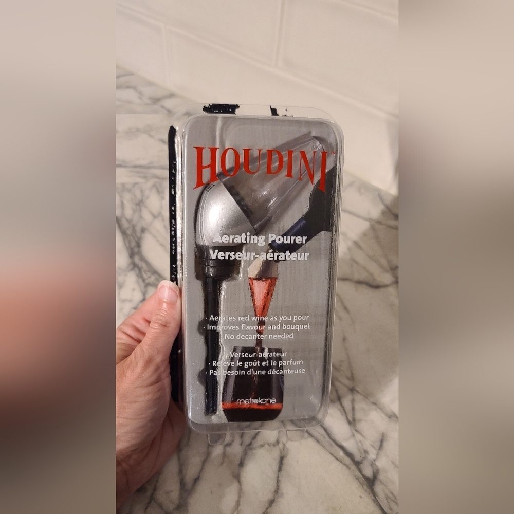Houdini Aerating Wine  Pourer 🍷